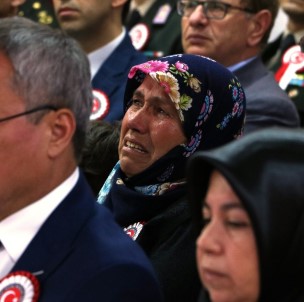 Manisa'da Şehit Ailelerine 'Devlet Övünç Madalyası'