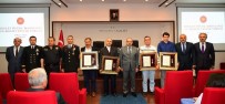 İSMAIL USTAOĞLU - Trabzon'da Şehit Aileleri Ve Gazilere Devlet Övünç Madalyası Verildi
