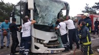 BELDIBI - Antalya'da Trafik Kazası Açıklaması 1 Ölü,15 Yaralı