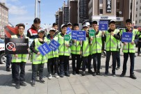KISA MESAFE - Erzurum'da Trafik Haftası Etkinliği