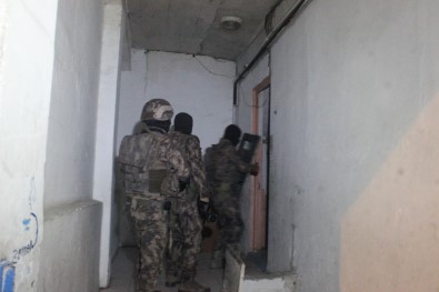 İstanbul'da Uyuşturucu Operasyonu Açıklaması 25 Gözaltı