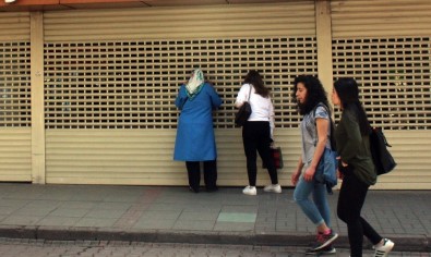 Kocaeli'de Bir Gecede Kapatılan Kuyumcu Mağazası Onlarca İnsanı Mağdur Etti
