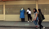 KUYUMCU DÜKKANI - Kocaeli'de Bir Gecede Kapatılan Kuyumcu Mağazası Onlarca İnsanı Mağdur Etti