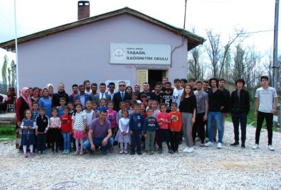 NEÜ'den Köy Okullarına Geleneksel Yardım Etkinliği