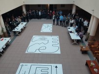 AHMET KURT - Öğrenciler Robotları Yarıştırdı