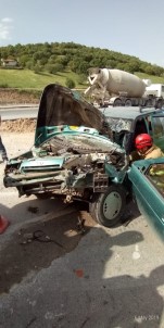 Traktör İle Binek Araç Kaza Yaptı Açıklaması 2 Yaralı