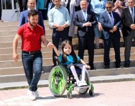 ÇAĞLAR ÖZDEMIR - Türkiye Gündemine Oturan Zeynep'e Validen Hediye