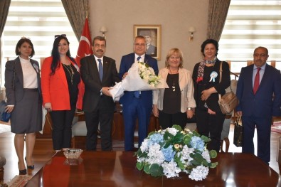 Vakıflar Bölge Müdürü Koç Vali Deniz'e Çalışmalarını Anlattı