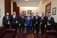 KIEV - Vali Çakacak, Uluslararası Yarışmada Başarı Kuaförleri Kabul Etti