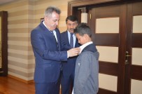 TÜRKİYE BİRİNCİSİ - Vali Elban Şampiyon Öğrencileri Ödüllendirdi