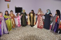 SOSYAL SORUMLULUK PROJESİ - Bitlisli Kadınlardan Köydeki Kızlara Düğün Hediyesi