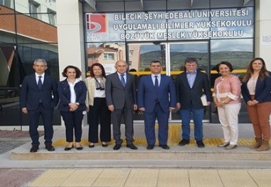 Eczacıbaşı'ndan Şeyh Edebali Üniversitesi'ne Ziyaret