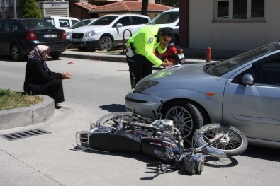 Hastane Girişinde Trafik Kazası Açıklaması 1 Yaralı