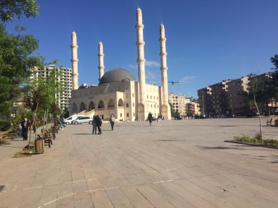 Mardin'de Vatandaşlar Belediyenin İftar Çadırı Kurmamasına Tepki Gösterdi