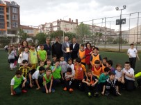 KAPALI ALAN - Minikler Halı Sahada Ter Döktü