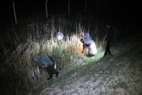 HAKAN YILMAZ - (Özel) Avcılar Gaz Lambalarıyla Gecenin Karanlığında Kurbağa Avına Çıktı