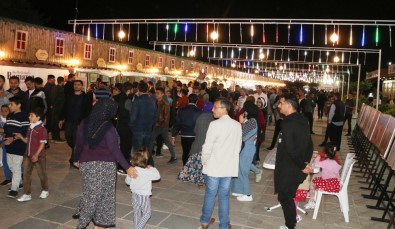 Şanlıurfa'da Ramazan Sokağı Yoğun İlgi Gördü