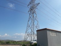 YUNUSEMRE - Yüksek Gerilim Enerji Nakil Hattına Yıldırım Düştü