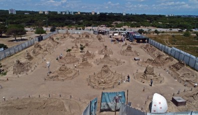 8 Ülkeden 15 Heykeltıraşın 10 Bin Ton Üzerinde Kum Kullandığı Festivale 200 Bin Ziyaretçi Bekleniyor