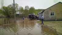 SAĞANAK YAĞIŞ - Alpaslan-1 Barajı Taştı, Köyler Sular Altında Kaldı