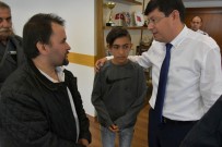 KOŞU AYAKKABISI - Başkan Özcan'dan 13 Yaşındaki Berkay'a Anlamlı Hediye