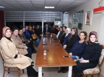 BAKIŞ AÇISI - Başkan Özlü Hanımlar Lokalinde Kadınlarla Bir Araya Geldi