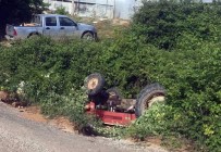 YEMIŞLI - Devrilen Traktörün Altında Kalan Sürücü Öldü