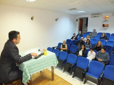 Kaş'ta Ödüllü Sanatçıdan Şiir Söyleşisi