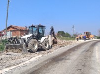 Lapseki'de Köy Yolları Asfalt Onarım Çalışmaları Yürütülüyor