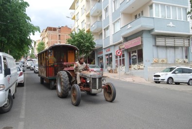 Traktörle dünya turu!