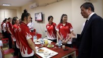 AHMET ÇıNAR - Rektör Ayrancı İftarda Milli Sporcularla Bir Araya Geldi