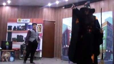 'Teknoloji Bağımlılığı'na Tiyatro Oyunuyla Dikkati Çektiler