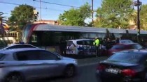 POLİS ARACI - Tramvay, Polis Aracına Çarptı