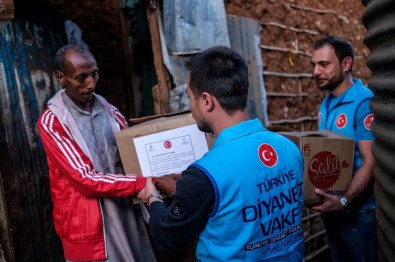 Türkiye Diyanet Vakfının Yardımları Kenya'da Yüzleri Güldürdü