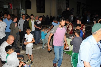 Akşehir Belediyesi Kadir Gecesinde De Geleneğini Sürdürdü