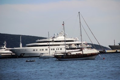 Arap Şeyhinin 118 Milyon Dolarlık Yüzen Sarayı Bodrum Limanına Demirledi