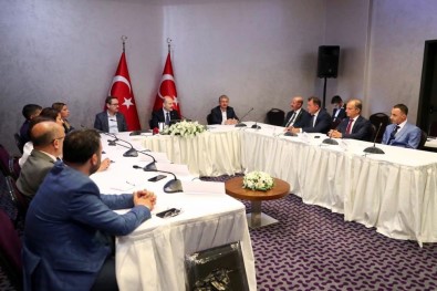 Bakan Soylu, Başakşehir'de Muhtarlarla Buluştu