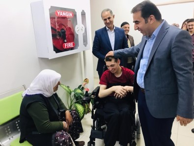 Bayram Öncesi Engellilerin Tekerlekli Sandalye Sevinci