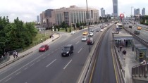 TRAFİK YOĞUNLUĞU - Bayram Öncesi İstanbul'da Yollar Boşaldı