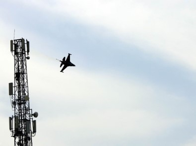 Solo Türk'ten Muhteşem Gösteri Uçuşu