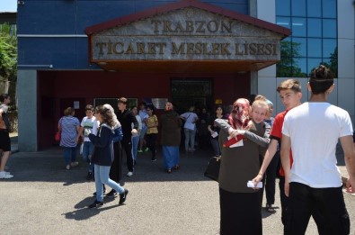 Trabzon'da 8 Bin 600 Öğrenci LGS'de Ter Döktü
