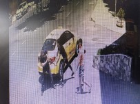 MAZLUM - Annesine Sarkıntılık Yaptığı İddia Edilen Taksiciyi Dövdü