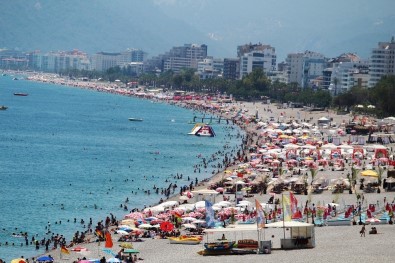Antalya'da 2 Milyona Yakın Turistle Bayram Gibi Sezon Açılışı