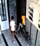 TURGUT ÖZAL - Beğendikleri Bisikleti Çaldılar