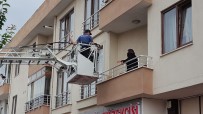 ŞEREFIYE - Evde Mahsur Kaldı Yardımına İtfaiye Ve Polis Koştu