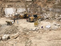 KOCABAŞ - 30 Metreden Düşen Hafriyat Kamyonunun İçinde Can Verdi