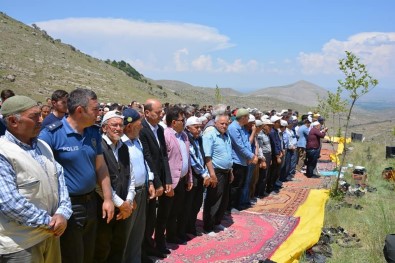 Balçıkhisar'da 2 Asırlık Yağmur Duası Ve Kurban Geleneği Sürüyor