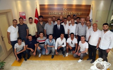 Bodrum'daki Midye Zehirlenmelerinin Nedeninin Plankton Patlaması Olduğu İddia Edildi