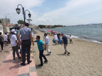 Çandarlı Kıyılarından 150 Kilogram Atık Çıktı