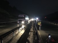 TOPRAK KAYMASI - Manisa-İzmir Yolunda Toprak Kayması